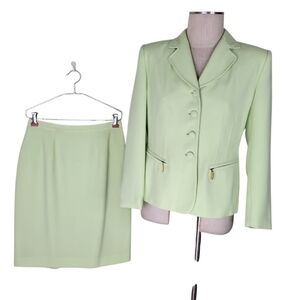 Le Suit Skirt Suit Size 8P Green Zip Pockets 4 Button Blazer Textured Petite